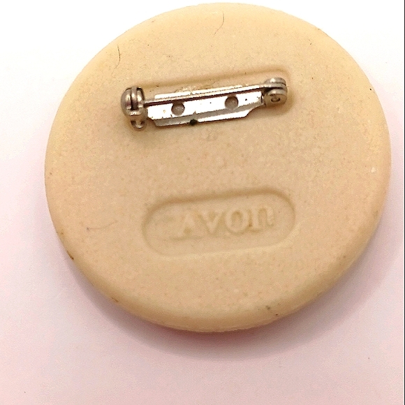 Avon Flowers Round Brooch White Ceramic Vintage - Picture 5 of 5
